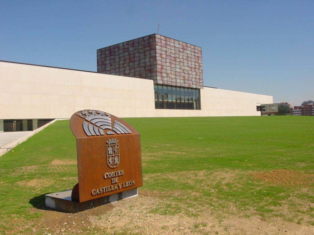 27 de los 100 aspirantes que han superado el primer examen de Ujier son alumnos de VEROPO